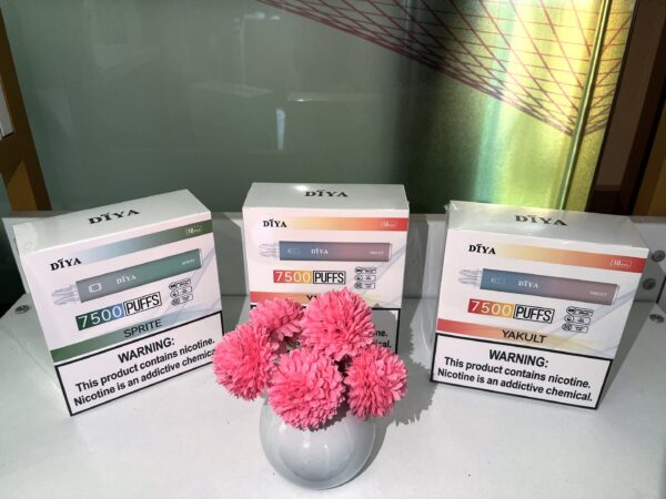 【DIYA叮啞7500口拋棄式】新款叮啞可充電霧化桿-叮啞7500口puffs油倉加長版電子煙-30/50mg｜美滋滋糖果屋